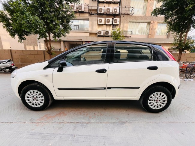 Buy Used Fiat Punto Pure  2016 in Ahmedabad | Digital Car House