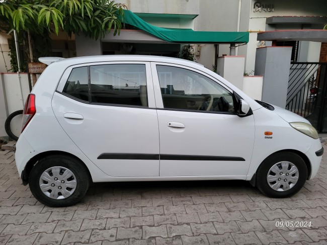 Buy Used Hyundai i10  2010 in Bhavnagar | Digital Car House