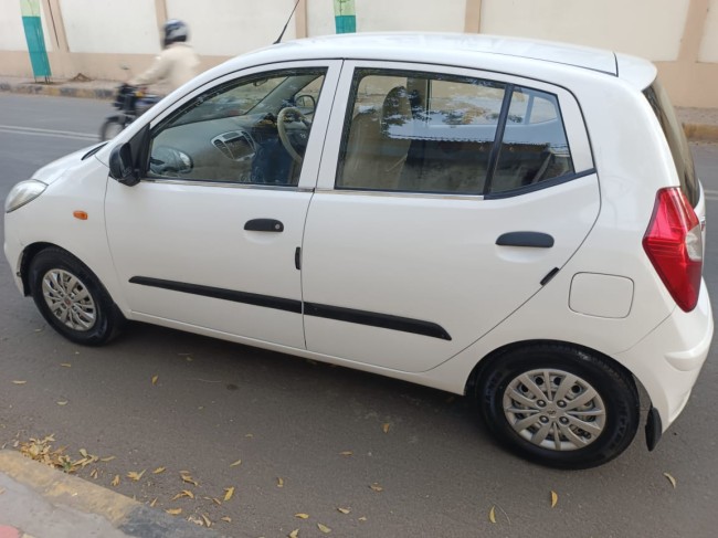 Buy Used Hyundai i10  2015 in Ahmedabad | Digital Car House