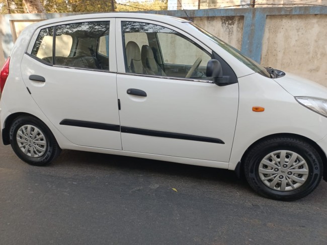 Buy Used Hyundai i10  2015 in Ahmedabad | Digital Car House