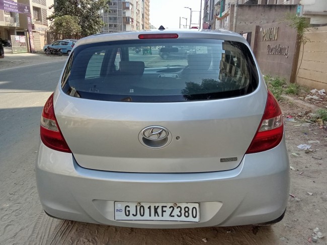 Buy Used Hyundai i20 2010 in Ahmedabad | Digital Car House