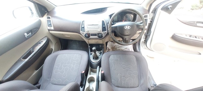 Buy Used Hyundai i20 2010 in Ahmedabad | Digital Car House