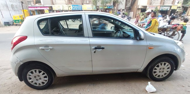 Buy Used Hyundai i20 2010 in Ahmedabad | Digital Car House