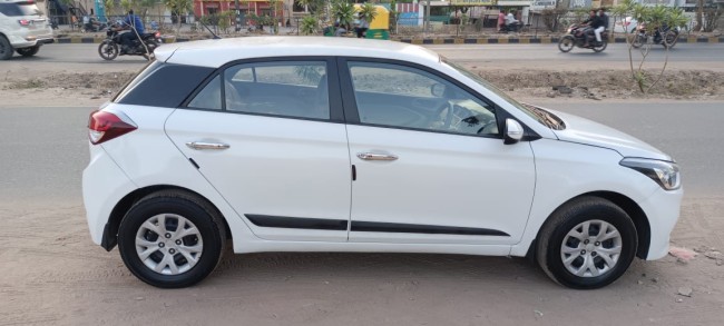 Buy Used Hyundai i20 2016 in Ahmedabad | Digital Car House