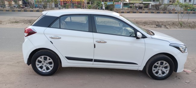 Buy Used Hyundai i20 2017 in Ahmedabad | Digital Car House