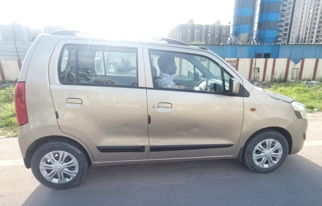 Buy Used Maruti Suzuki Wagon R 1.0  2013 in Ahmedabad | Digital Car House