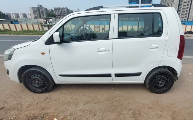 Buy Used Maruti Suzuki Wagon R 1.0  2015 in Ahmedabad | Digital Car House