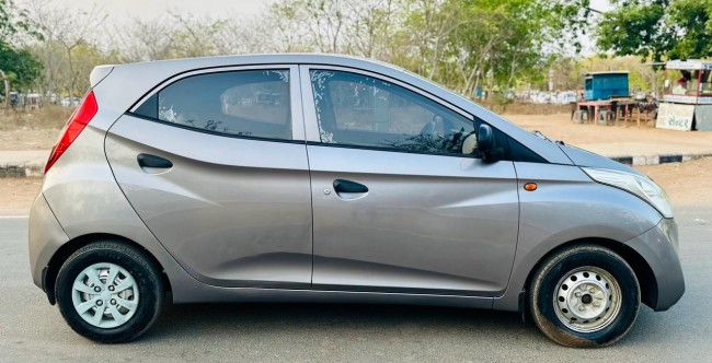 Buy Used Hyundai Eon  2013 in Gandhinagar | Digital Car House