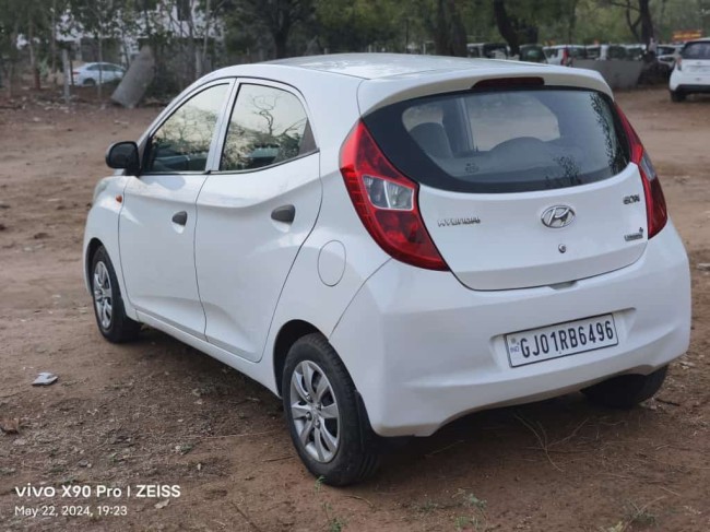 Buy Used Hyundai Eon  2013 in Gandhinagar | Digital Car House