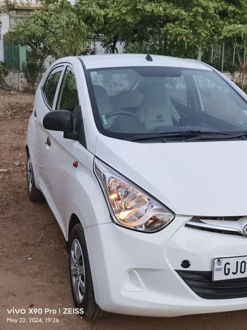 Buy Used Hyundai Eon  2013 in Gandhinagar | Digital Car House