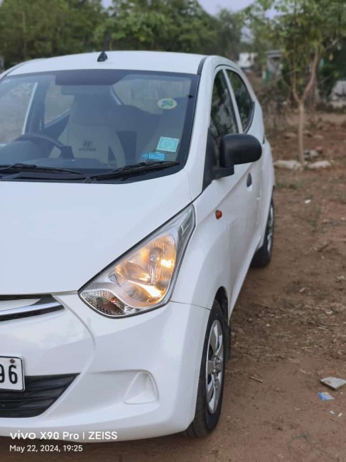 Buy Used Hyundai Eon  2013 in Gandhinagar | Digital Car House