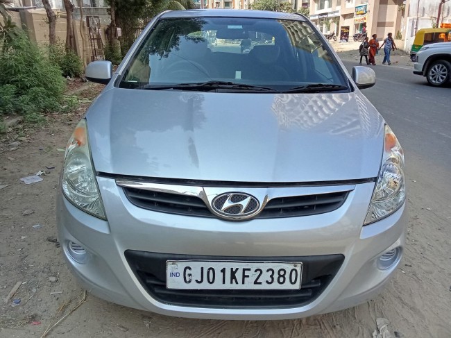 Buy Used Hyundai i20 2010 in Ahmedabad | Digital Car House