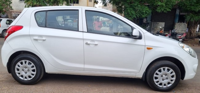 Buy Used Hyundai i20 2011 in Ahmedabad | Digital Car House